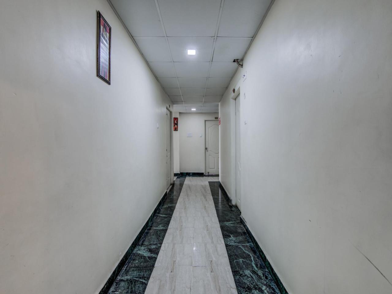 Oyo 18873 Hotel Comfort Деогарх Экстерьер фото